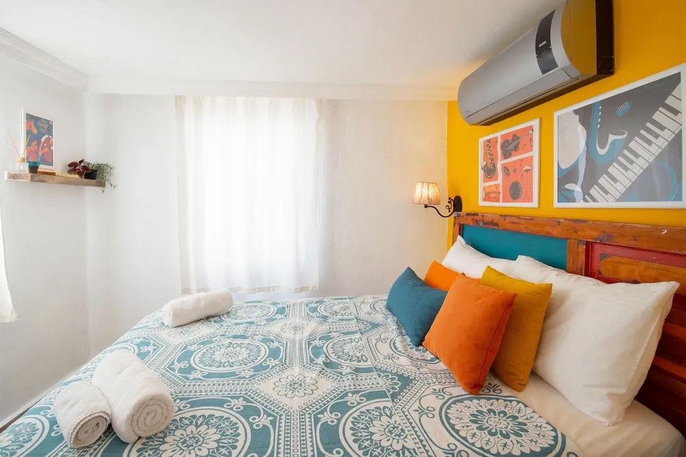 No 7 Concept Room with Sea View