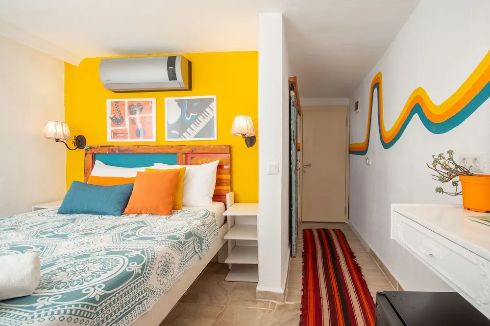 No 7 Concept Room with Sea View
