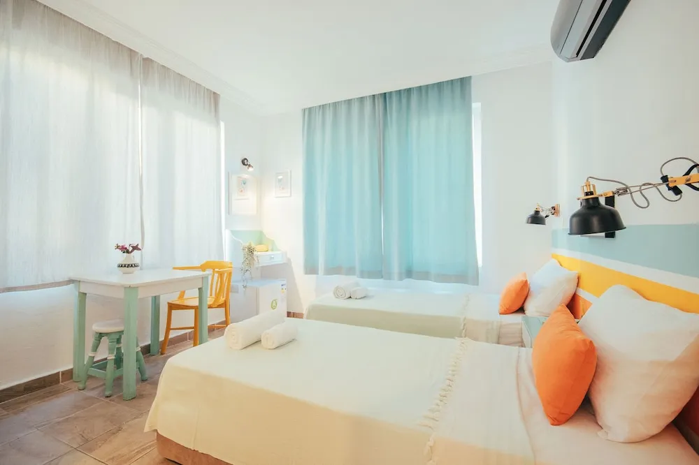 No 3 Twin Room