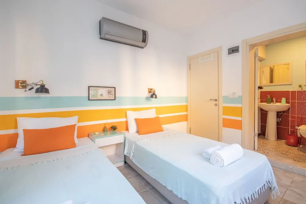 No 3 Twin Room