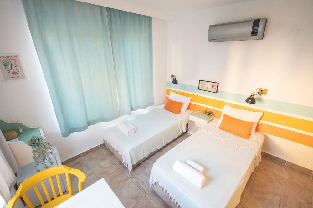 No 3 Twin Room