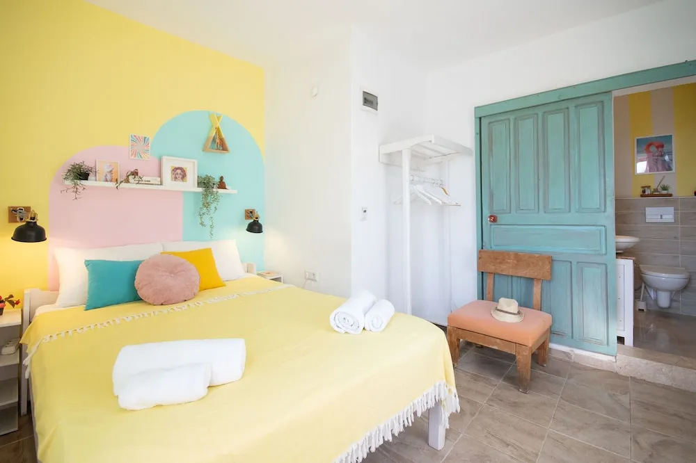 No 5 Concept Room with Sea View and Balcony