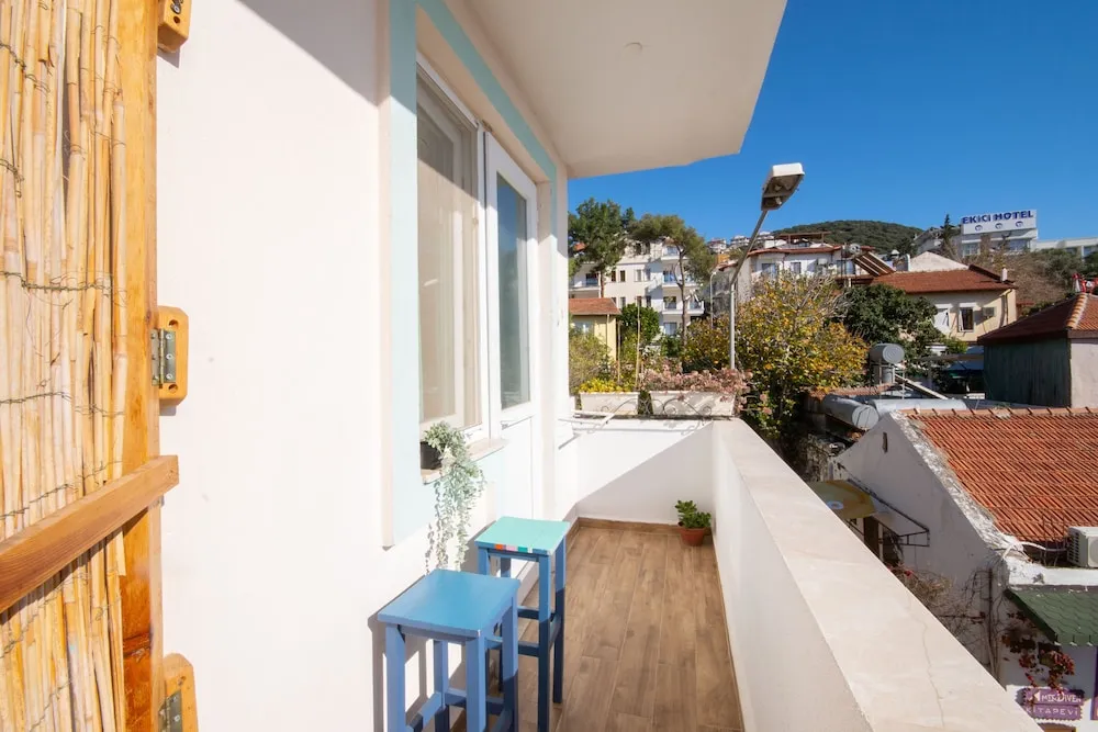 No 5 Concept Room with Sea View and Balcony