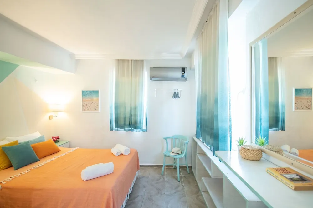 No 6 Concept Room with Balcony
