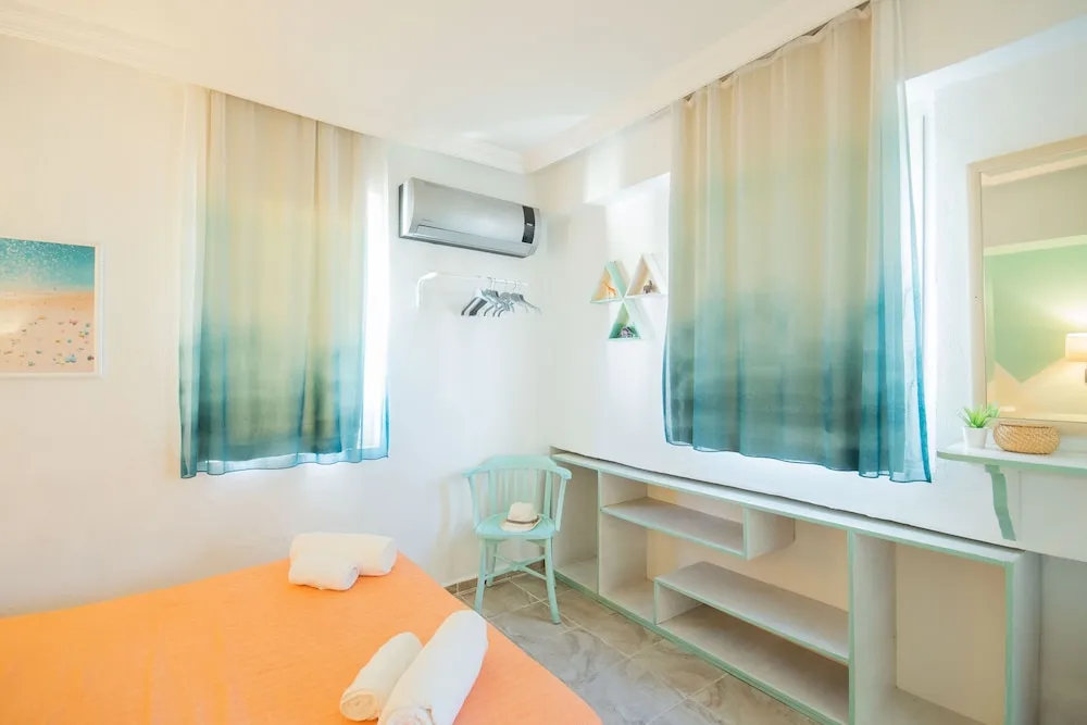 No 6 Concept Room with Balcony