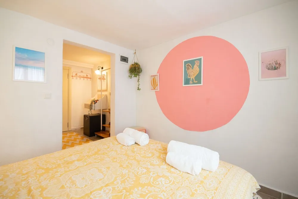 No 8 Standard Room with Sea View
