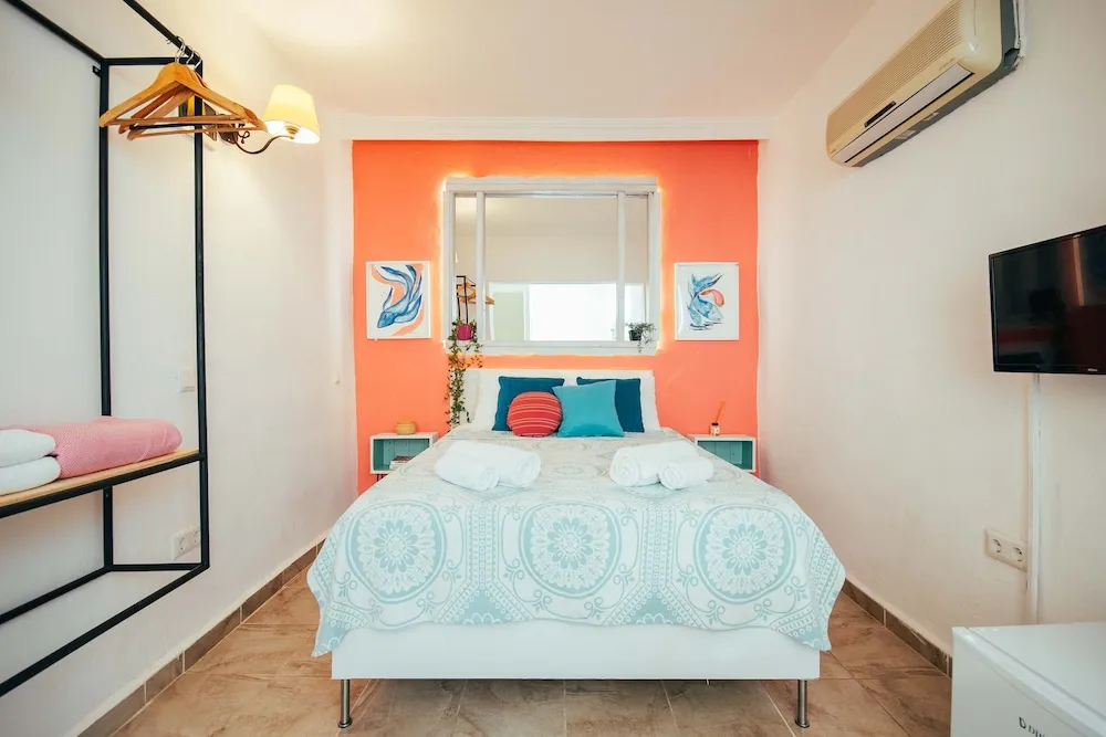 No 4 Comfort Room