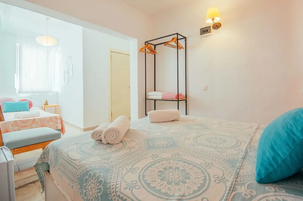 No 4 Comfort Room