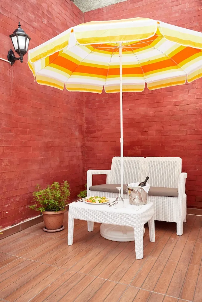 Double Room with Garden Basement Room