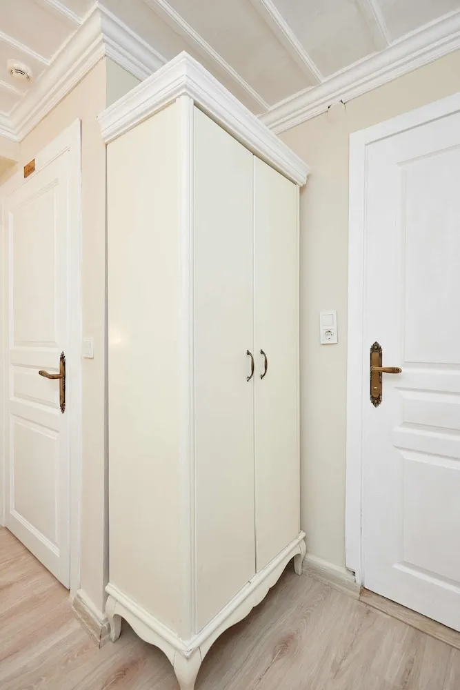 Double Room with Garden Basement Room