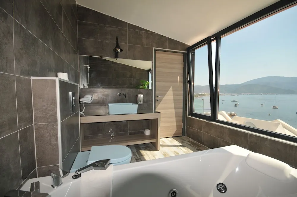 Deluxe Stüdyo, Deniz Manzaralı