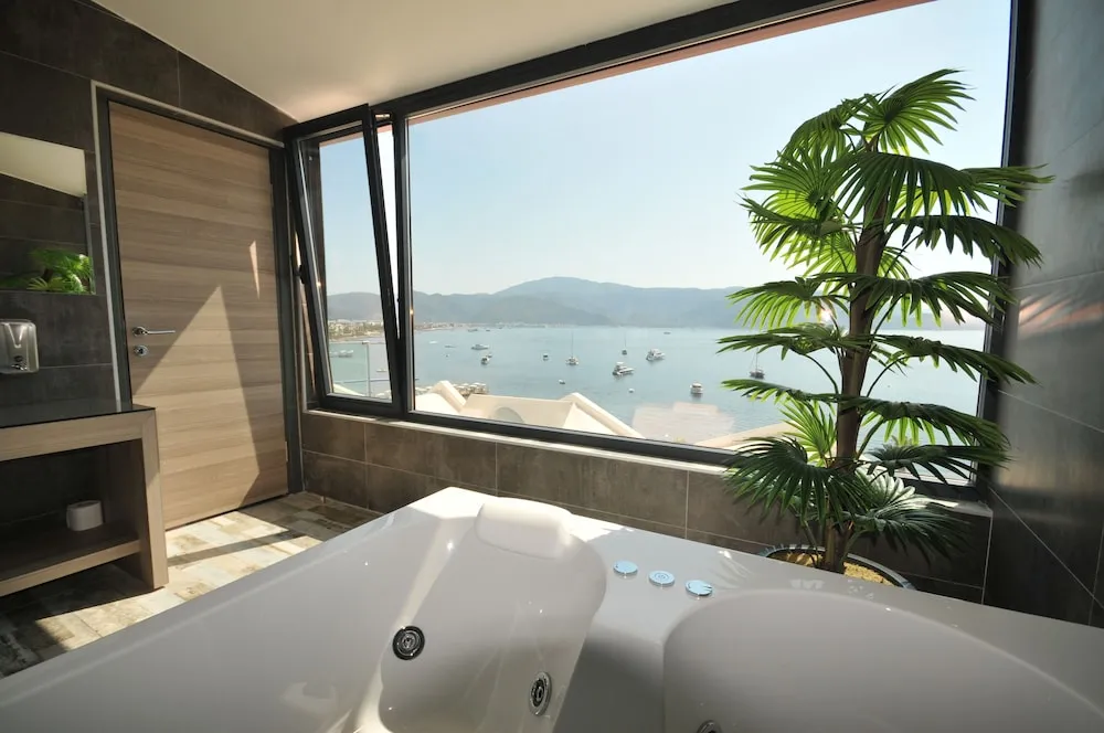 Deluxe Stüdyo, Deniz Manzaralı