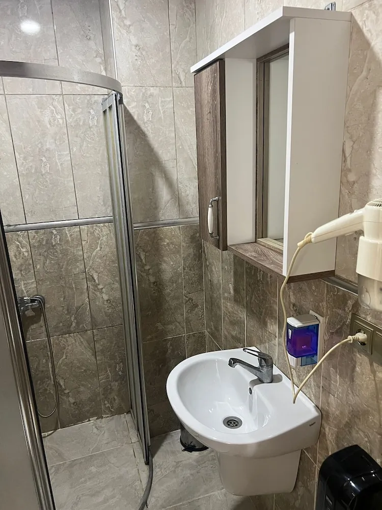 Tek Büyük veya İki Ayrı Yataklı Oda, Şehir Manzaralı