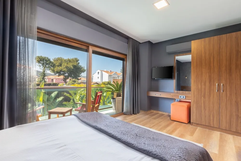 Deluxe Suite