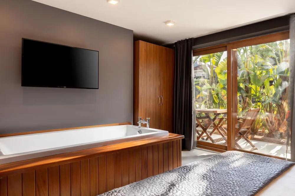 Deluxe Suite Jacuzzi