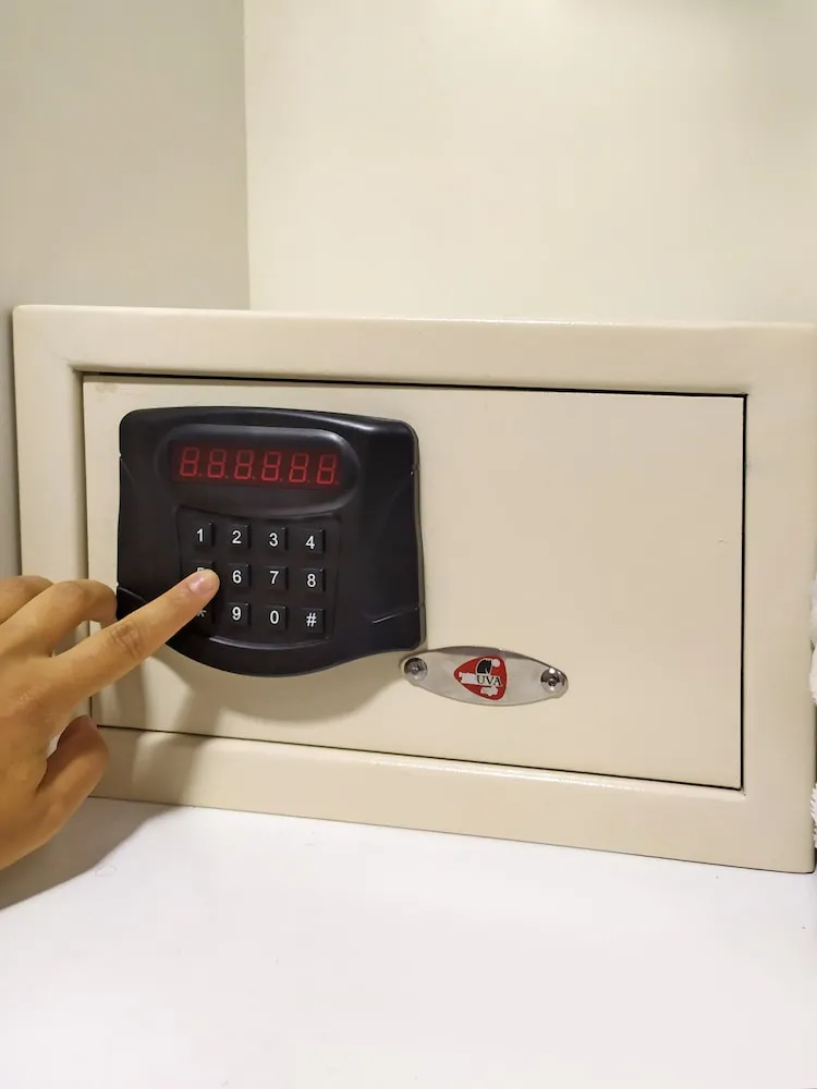 Deluxe Tek Büyük Yataklı Oda, Bahçe Manzaralı