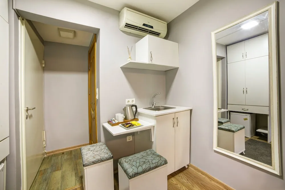 Deluxe Tek Büyük Yataklı Oda, Bahçe Manzaralı