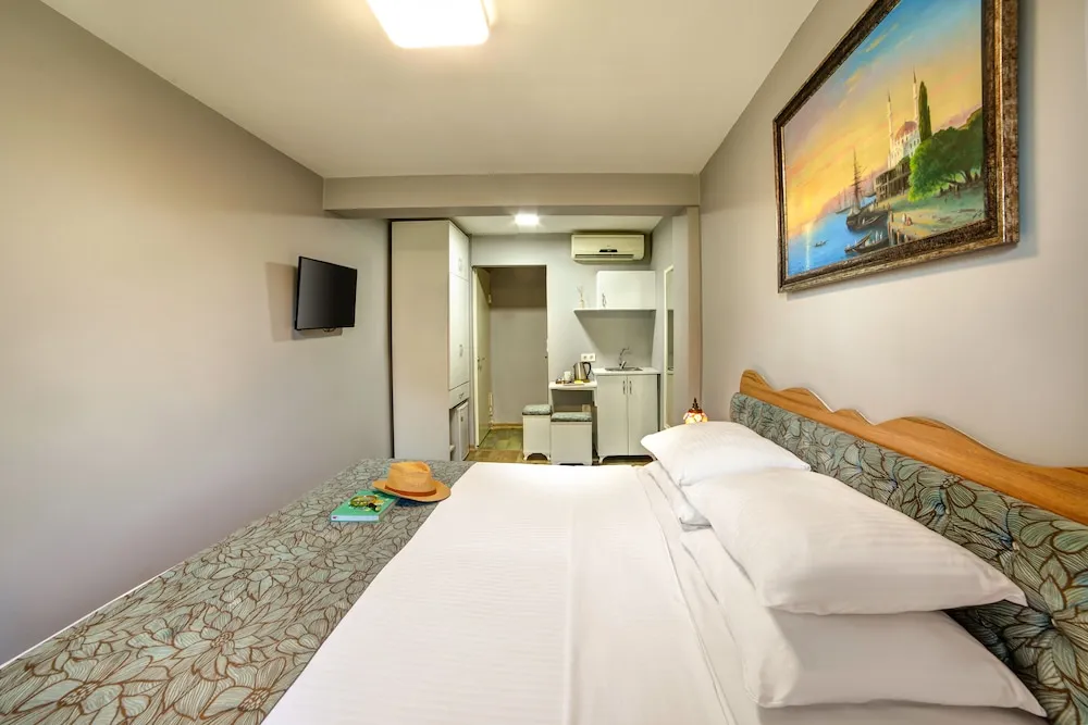 Deluxe Tek Büyük Yataklı Oda, Bahçe Manzaralı