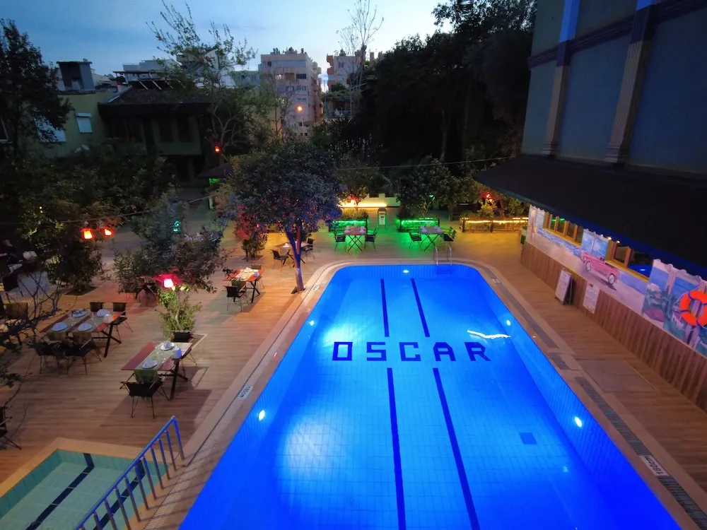 Superior Tek Büyük veya İki Ayrı Yataklı Oda, 1 Yatak Odası, Bahçe Manzaralı, Avlu