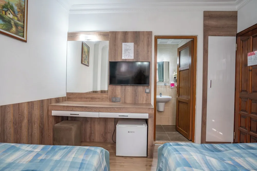 Superior Tek Büyük veya İki Ayrı Yataklı Oda, 1 Yatak Odası, Bahçe Manzaralı, Avlu