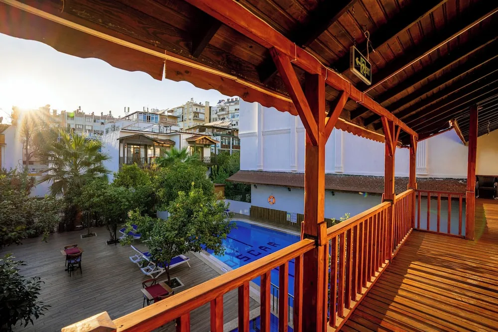 Superior Tek Kişilik Oda, 1 Yatak Odası, Şehir Manzaralı, Avlu