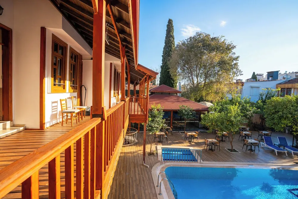 Superior Tek Kişilik Oda, 1 Yatak Odası, Şehir Manzaralı, Avlu