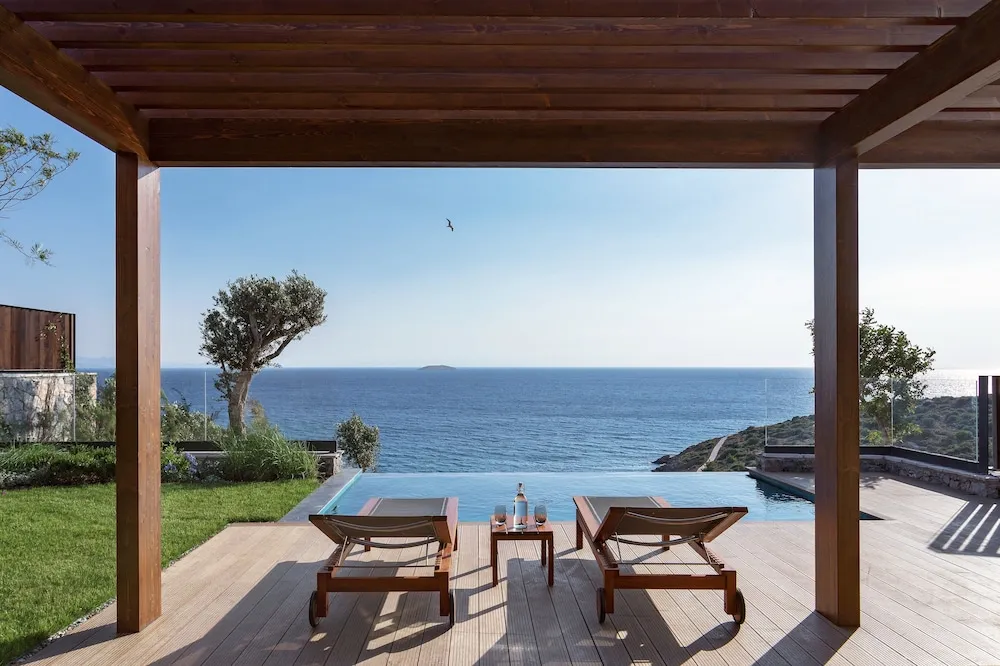 Ridge Terrace Family with Pool Sea View
