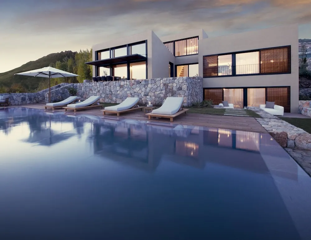 4 Bedroom Pool Residence