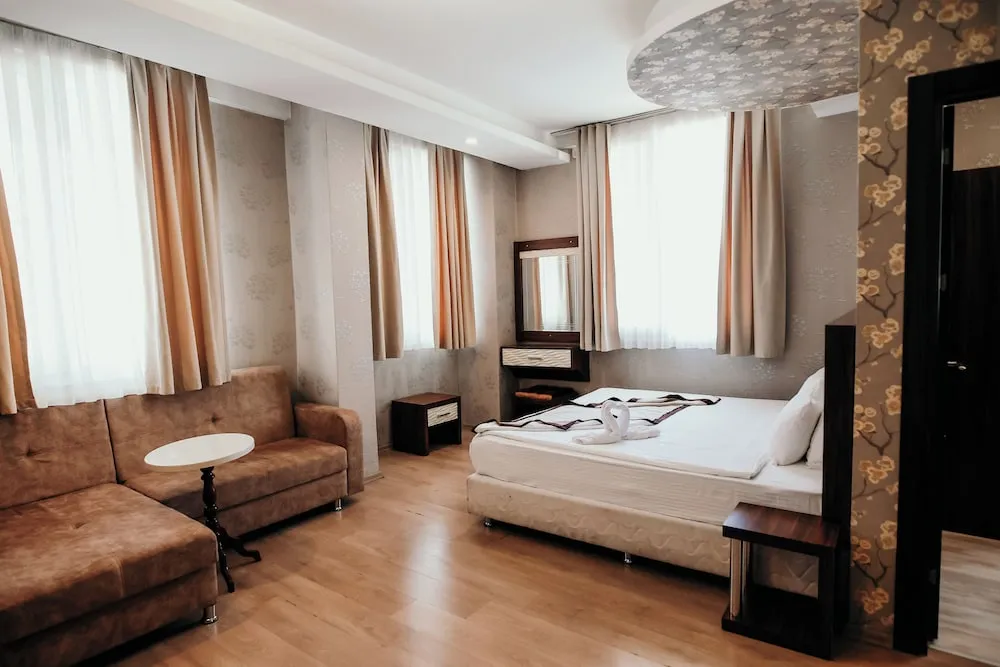 Deluxe Dört Kişilik Oda