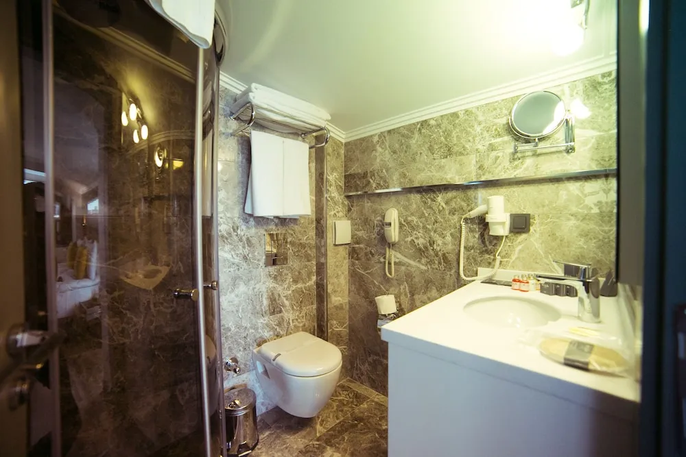 Honeymoon Süit, Sıcak Su Küveti