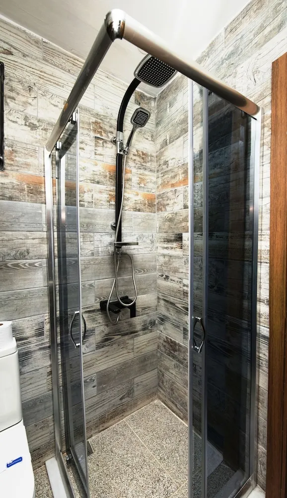 Süit, Sigara İçilebilir, Balkon