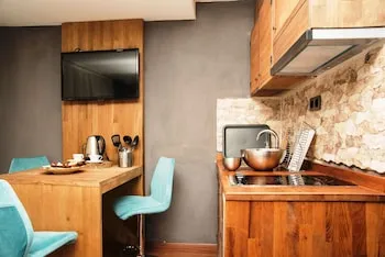 Cube Suites