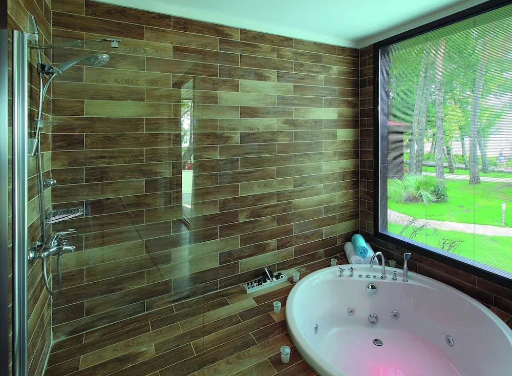 Superior Oda, Sigara İçilmez, Bahçe Manzaralı