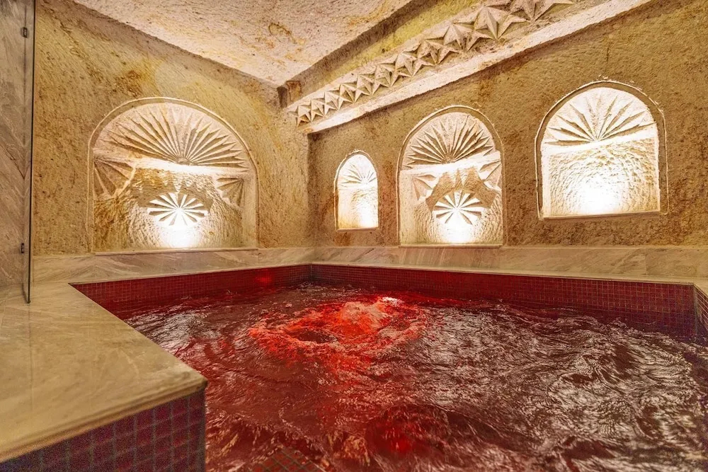 King Cave Room