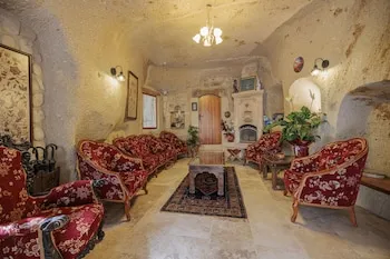 Canyon Cave Hotel