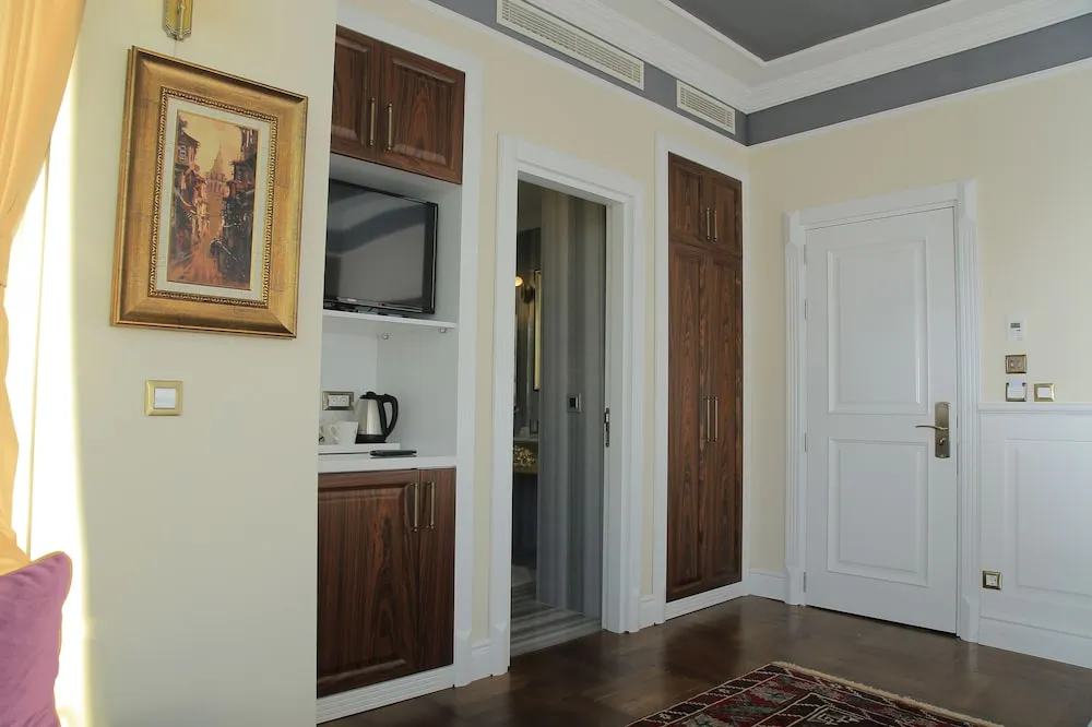 Deluxe Dört Kişilik Oda, Deniz Manzaralı