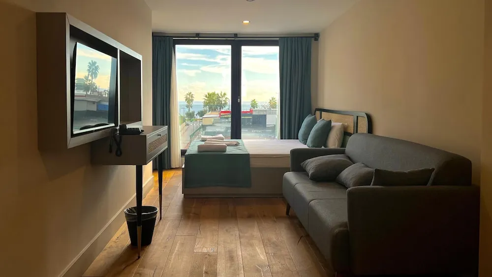 Deluxe Tek Büyük Yataklı Oda, 1 En Büyük (King) Boy Yatak ve Çekyat, Sigara İçilmez, Deniz Manzaralı