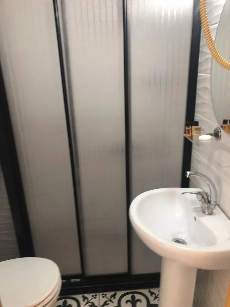 Standard Tek Büyük veya İki Ayrı Yataklı Oda