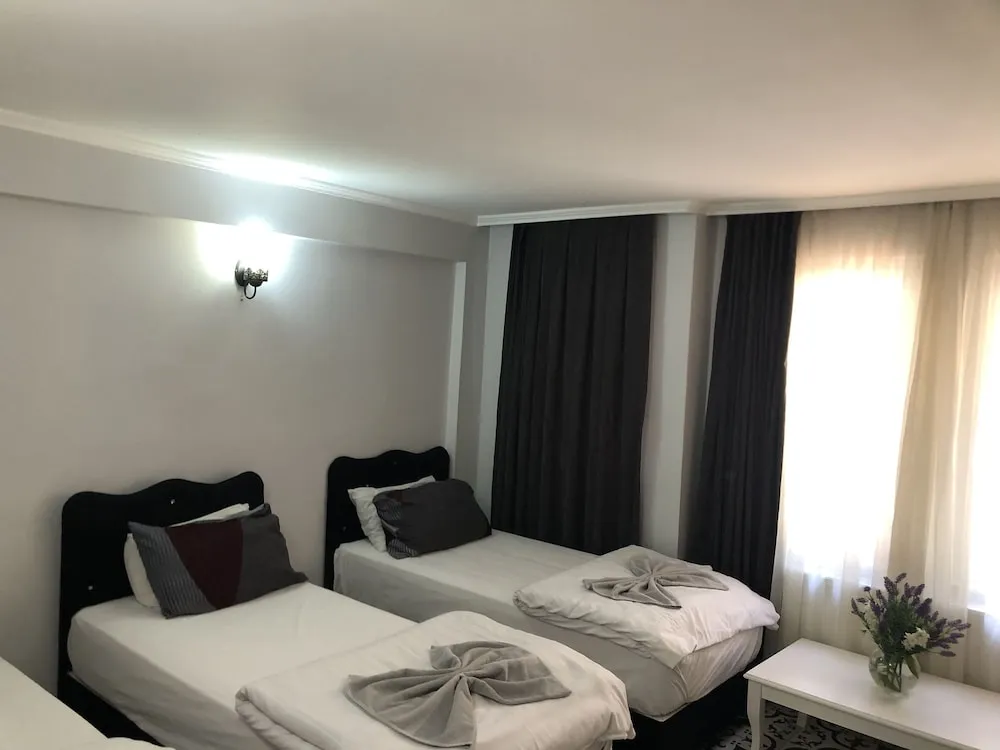 Standard Tek Büyük veya İki Ayrı Yataklı Oda