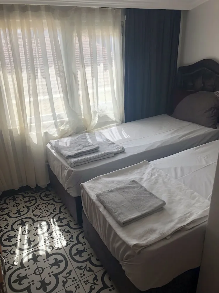 Standard Tek Büyük veya İki Ayrı Yataklı Oda