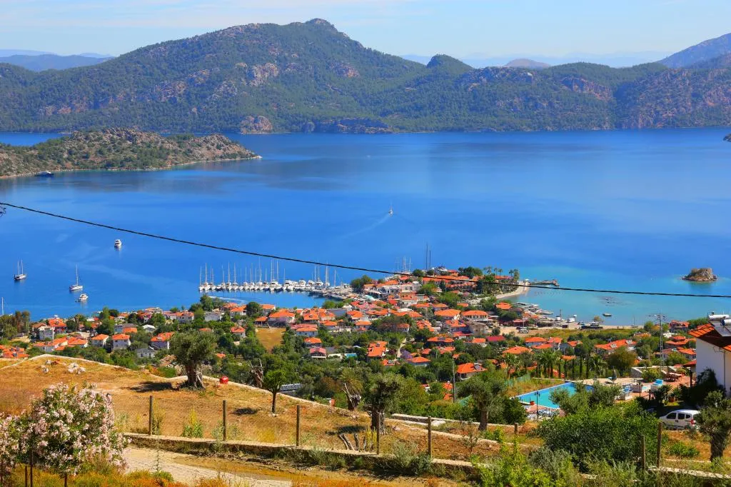 Çift Kişilik Oda - Balkonlu,Deniz Manzaralı,2. Kat