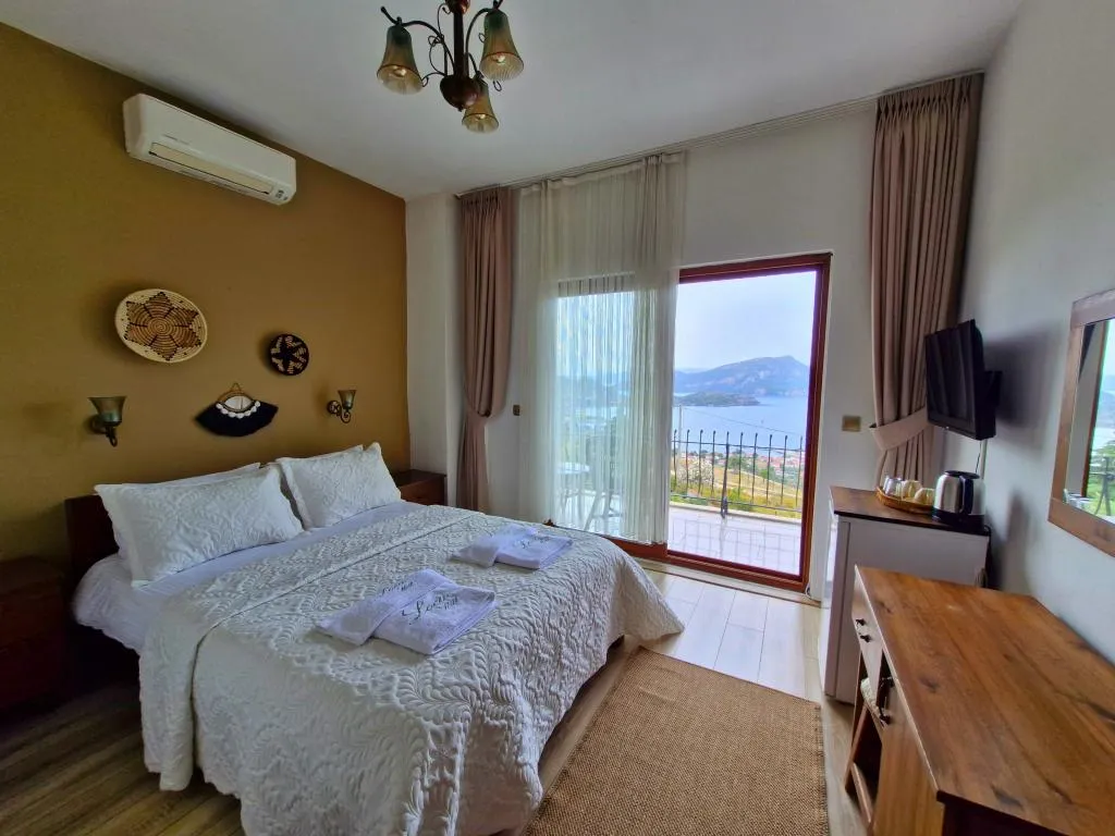Çift Kişilik Oda - Balkonlu,Deniz Manzaralı,2. Kat