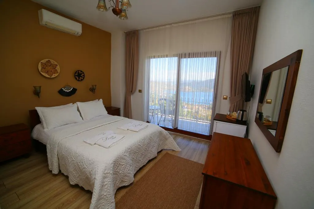 Çift Kişilik Oda - Balkonlu,Deniz Manzaralı,2. Kat