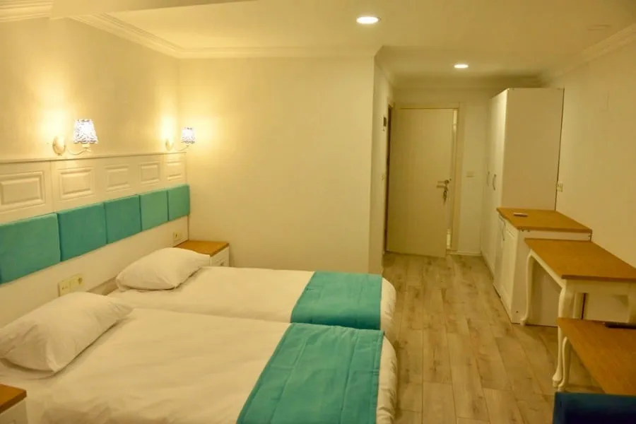 Aile Odası,Bahçe veya Sokak Manzaralı,2. Kat