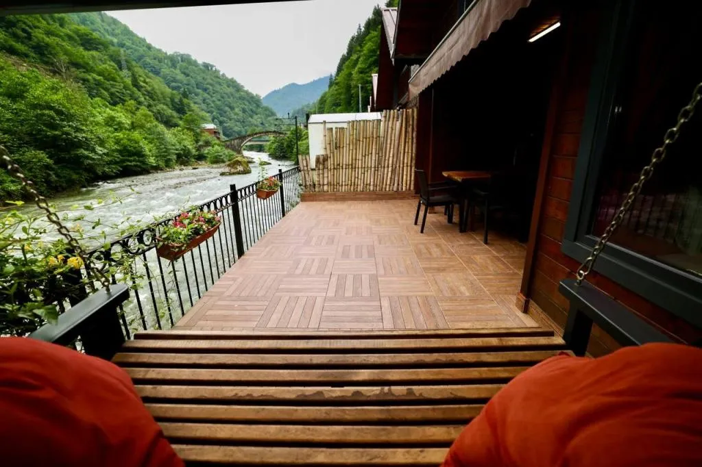 Villa,Nehir Manzaralı,Klimalı