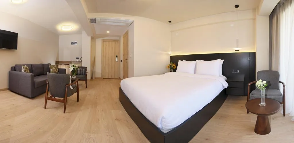 Deluxe King Oda,Havuz Manzaralı,Bahçe Katı