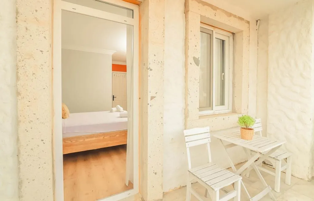 Deluxe Oda,Bahçe Manzaralı,2. Kat Balkonlu