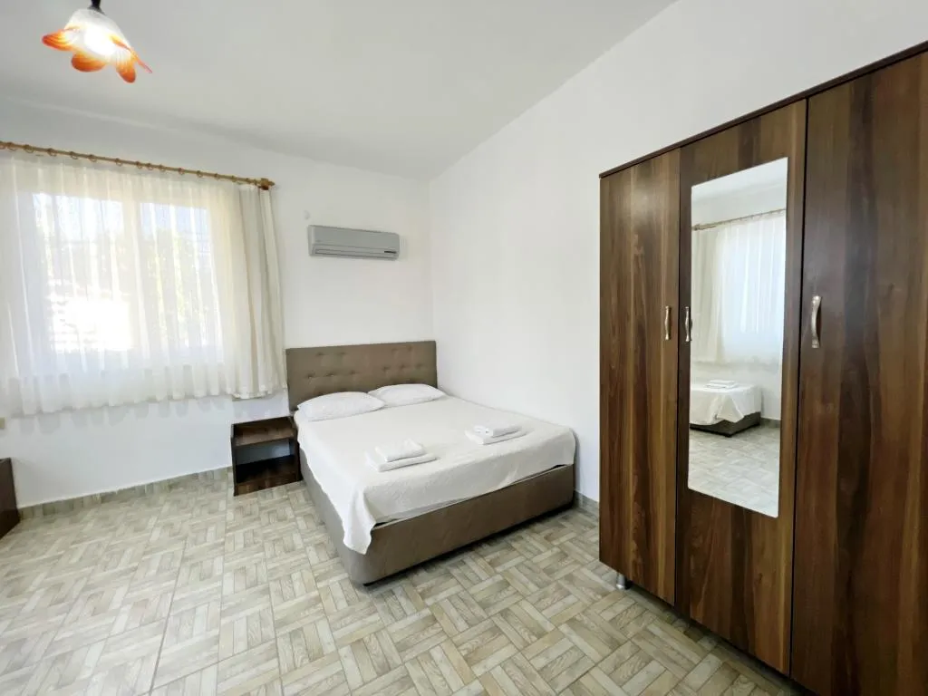 Standart Geniş Oda,Havuz veya Bahçe Manzaralı,Bahçe Katı