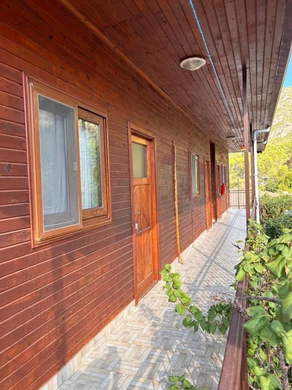 Bungalow,Havuz ve Bahçe Manzaralı,1. Kat