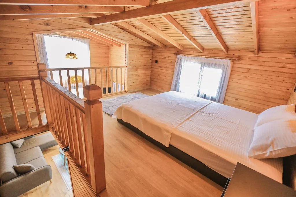 House,Havuz Manzaralı,Klimalı